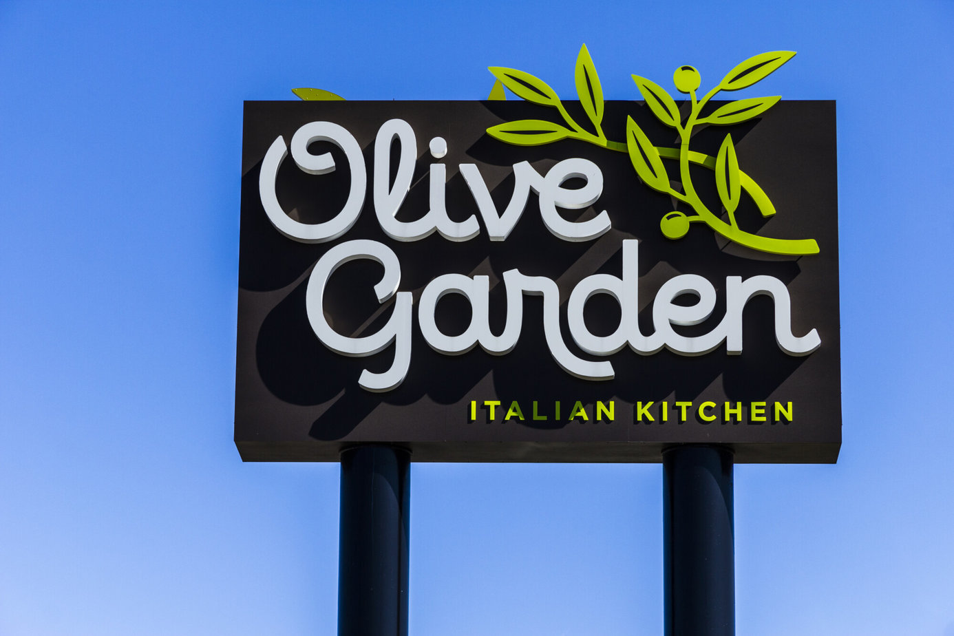 Muncie - Circa March 2017: Olive Garden Italian Restaurant. Olive Garden is a Division of Darden Restaurants IV